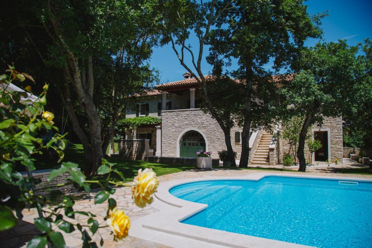 Villa Kringa Tinjan Exterior foto